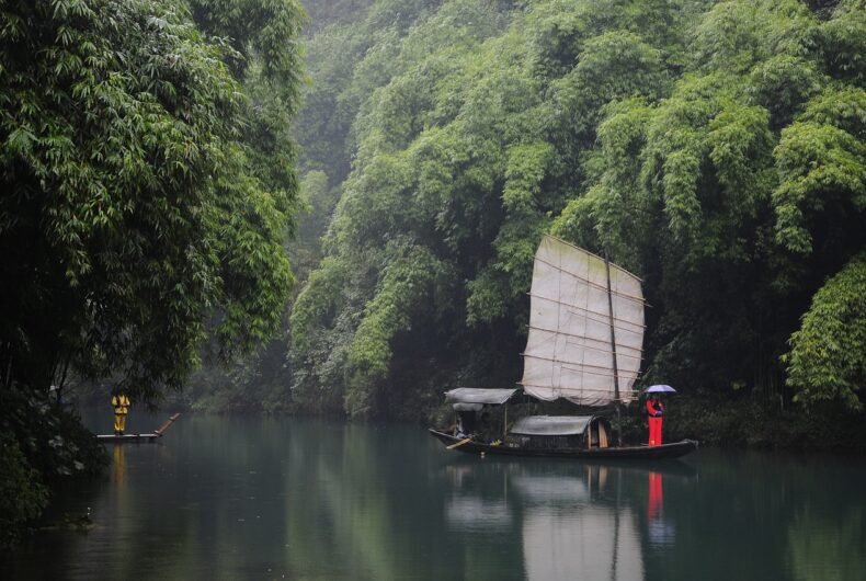 Rio Yangtze Con Barcos